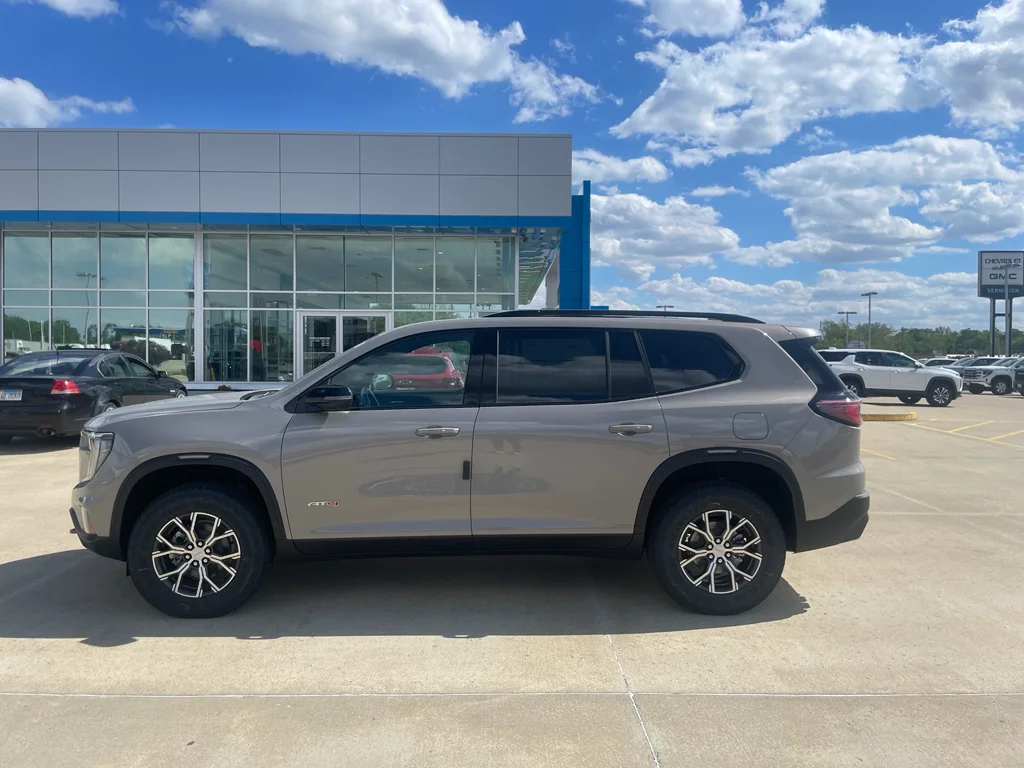 2026 GMC Acadia AT4 AWD's photo