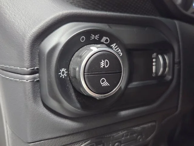 Used 2025 White Jeep Rubicon image 30