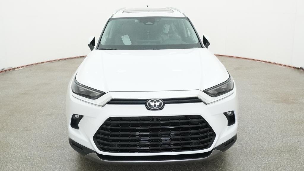 New 2026 Wind Chill Pearl Toyota Platinum image 5
