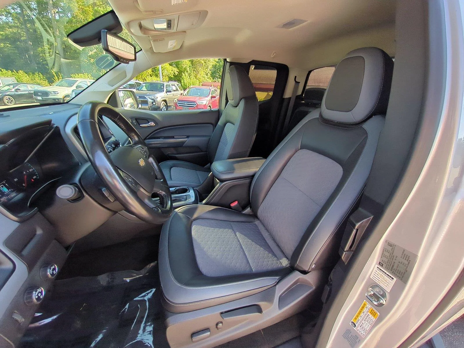 Used 2017 Summit White Chevrolet 4WD Z71 image 17