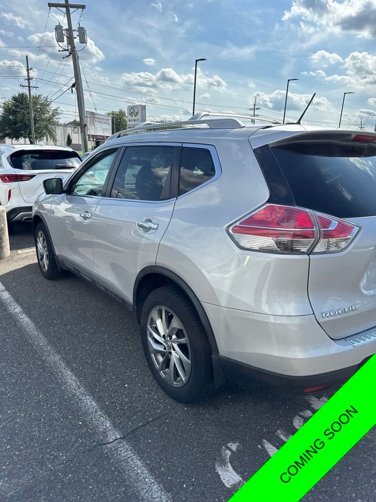 Used 2015 Brilliant Silver Nissan SL image 1