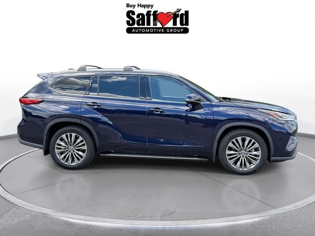 Used 2022  Toyota Platinum image 5