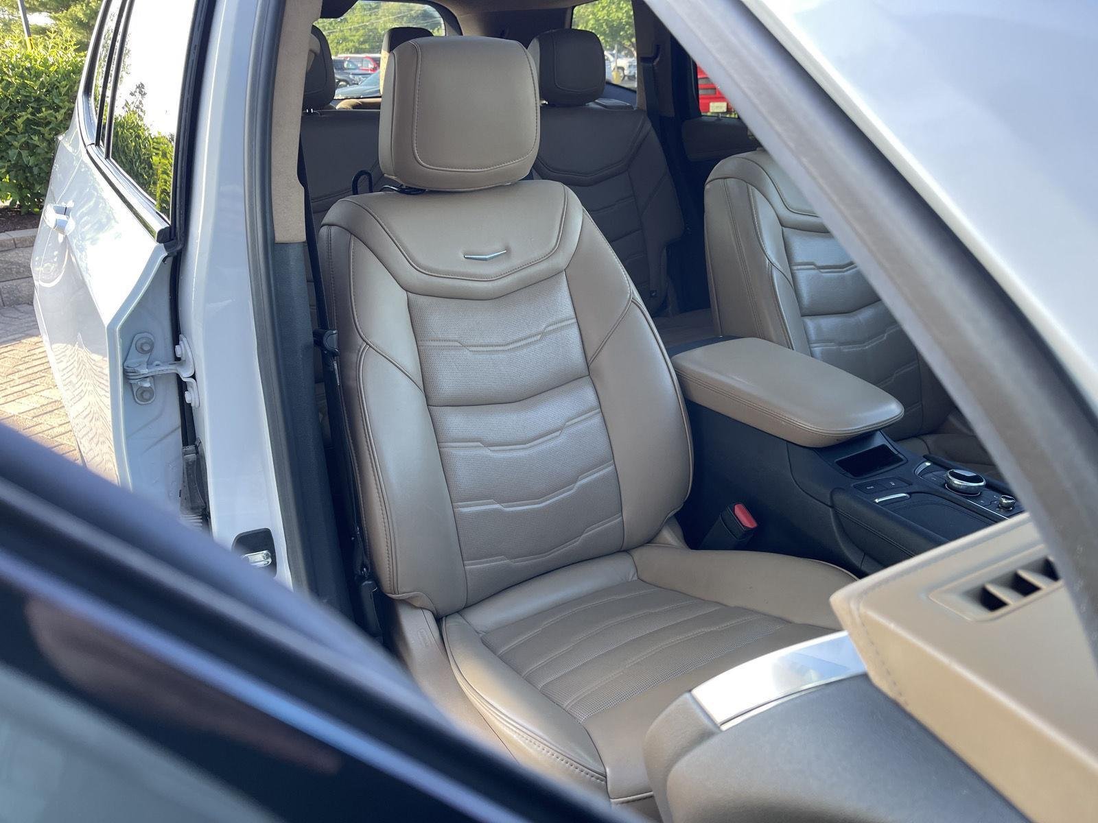 Used 2020 CRYSTAL WHITE TRICOAT Cadillac AWD Sport image 39