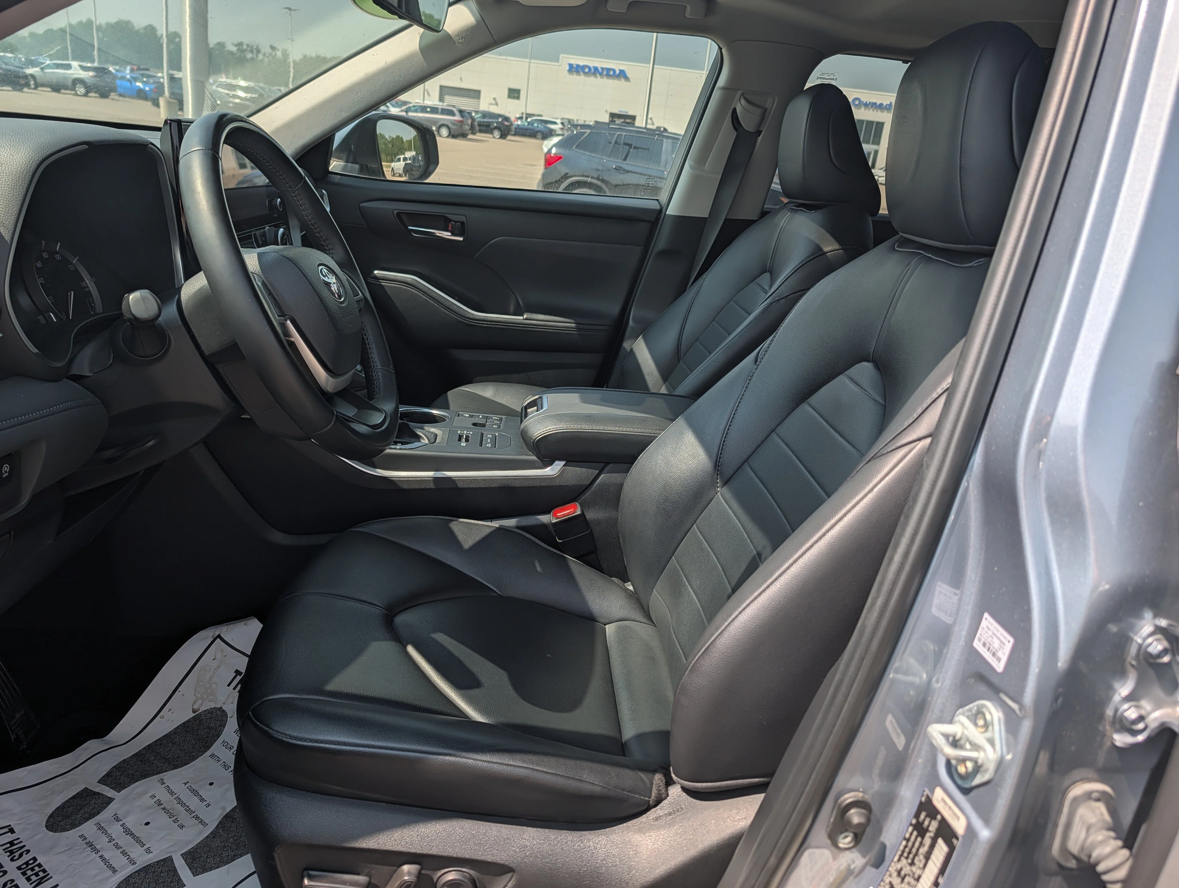 Used 2024 Moon Dust Toyota XLE image 7