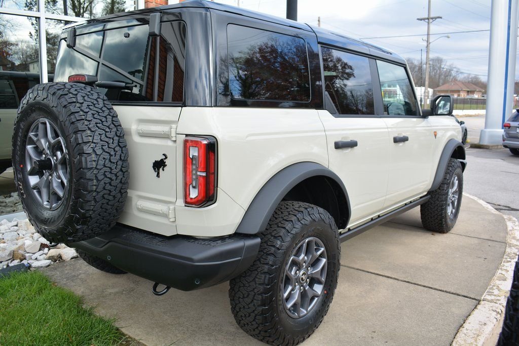 New 2025 Desert Sand Ford Badlands® image 3