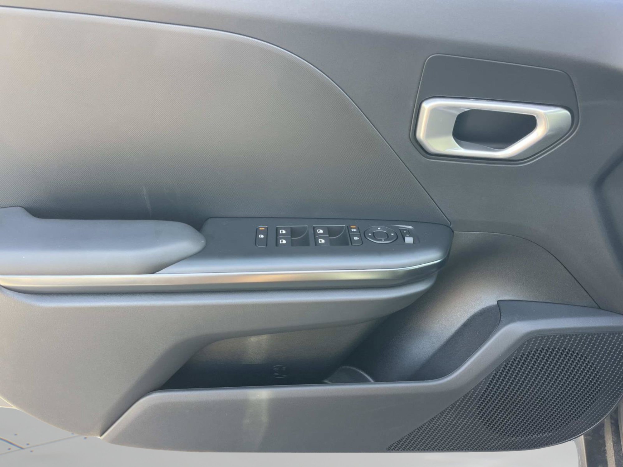 New 2026 Steel Gray Kia LXS image 17