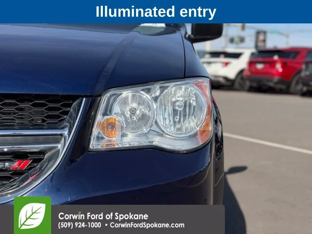 Used 2015 True Blue Pearlcoat Dodge AVP image 8