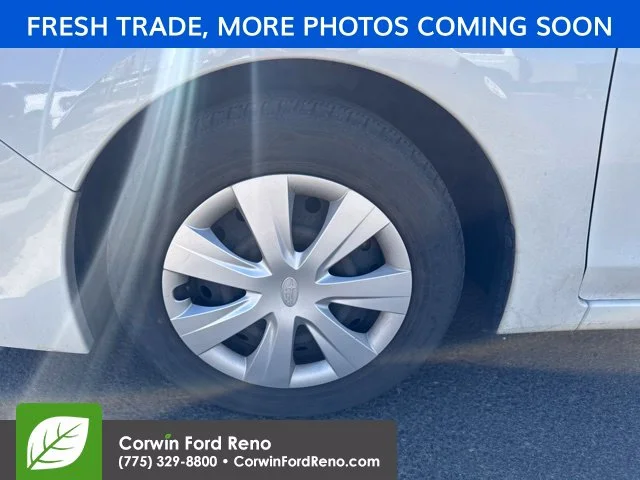 Used 2016 Crystal White Pearl Subaru 2.0i image 18