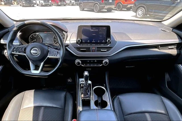 Used 2024 Silver Nissan 2.5 SR image 7