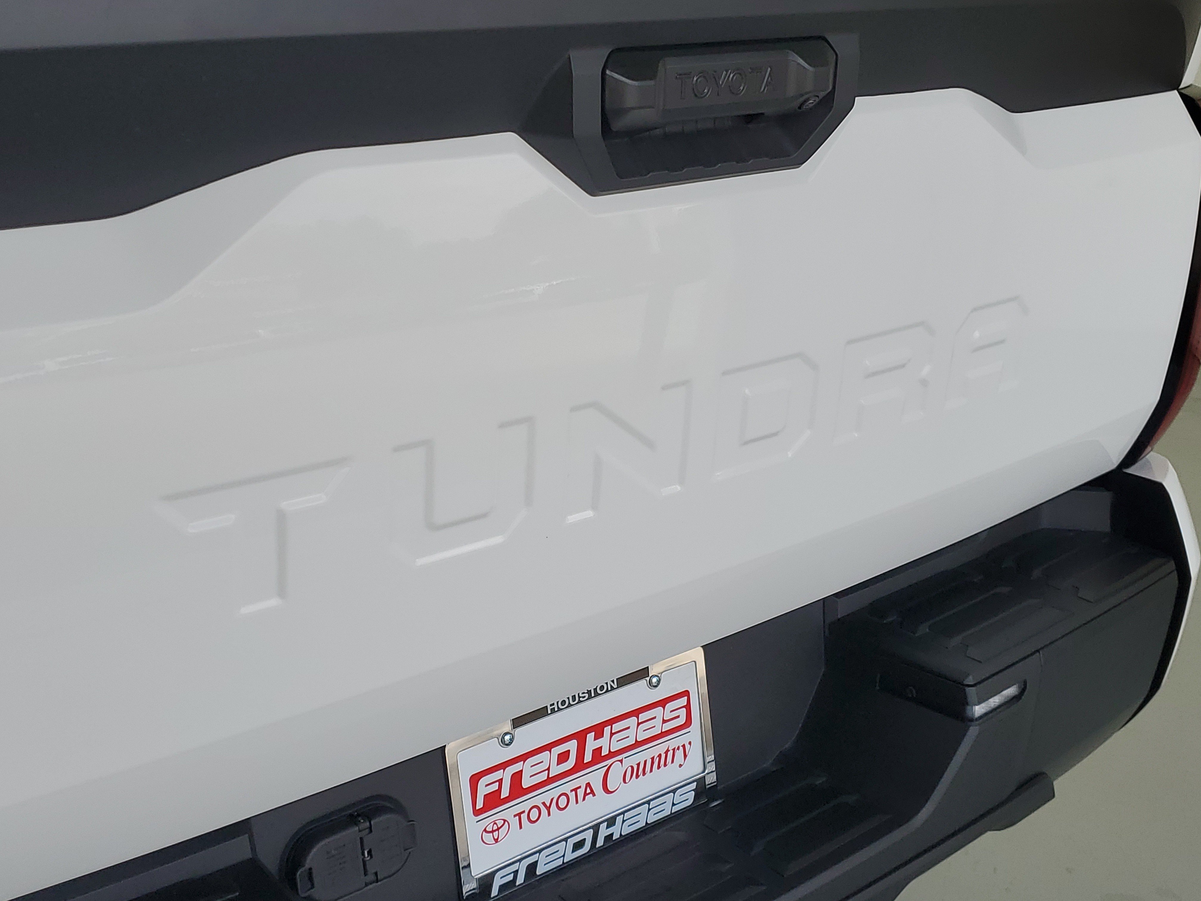 Used 2025 Ice Cap Toyota SR5 image 10