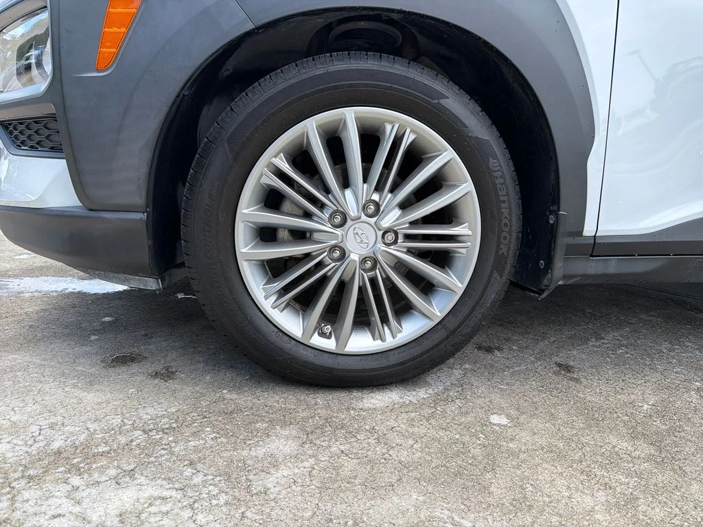 2020 Hyundai Kona SEL Plus - Photo 11