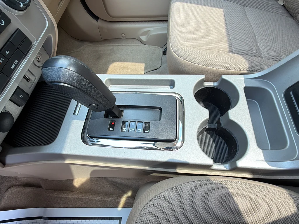 Used 2009 White Ford XLT image 18
