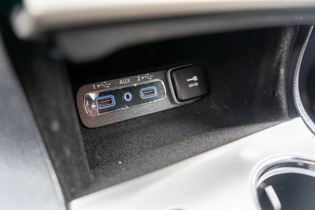Used 2020 Black Jeep Laredo E image 29