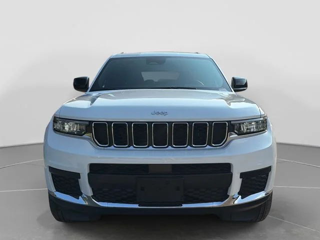 New 2026 Bright White Clear-Coat Exterior Paint Jeep Laredo image 9
