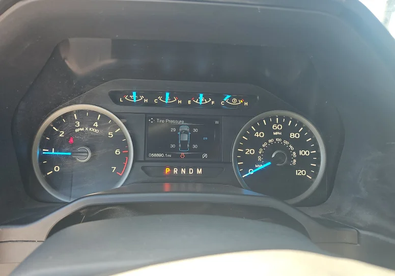 Used 2017 White Ford XLT image 6