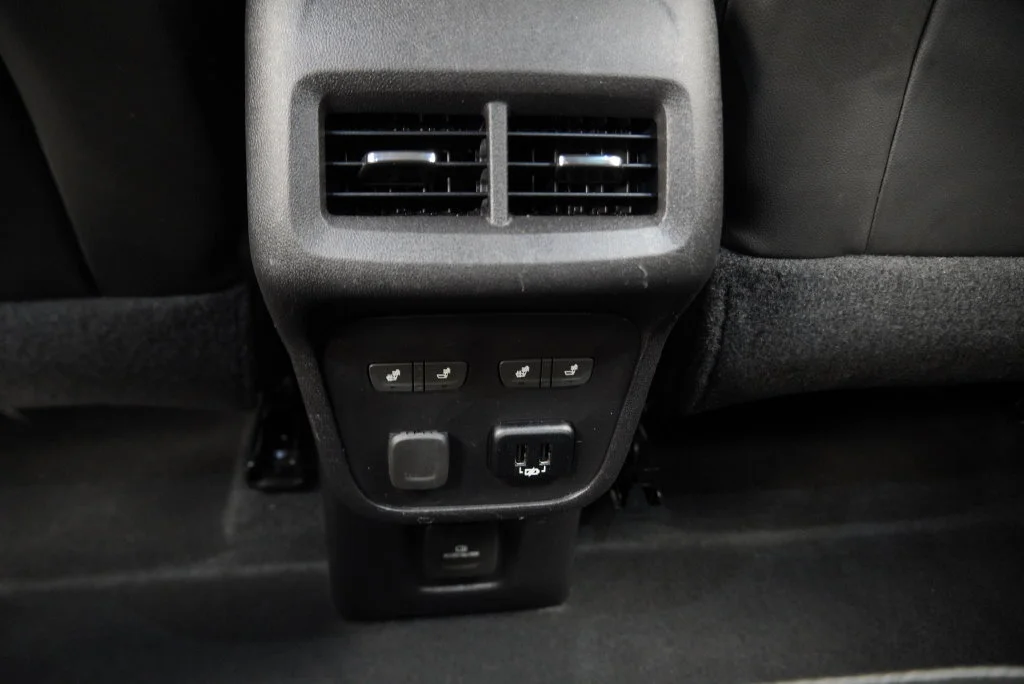 Used 2018 Beige Chevrolet Premier image 24