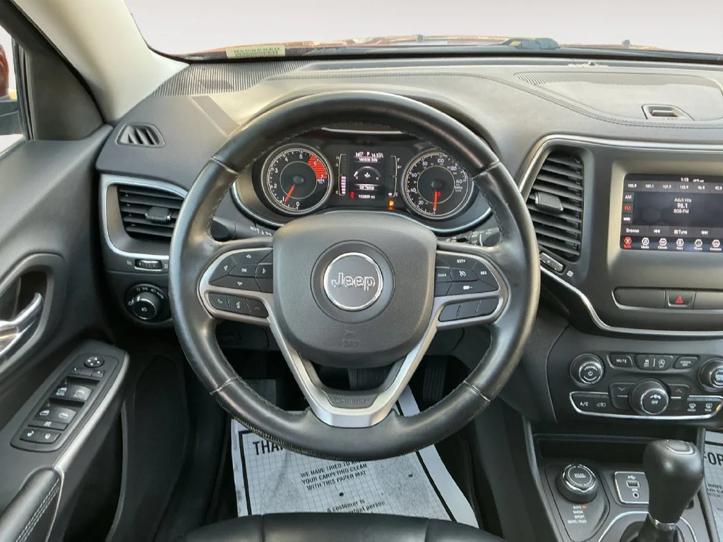 Used 2019 Red Jeep Latitude Plus image 17