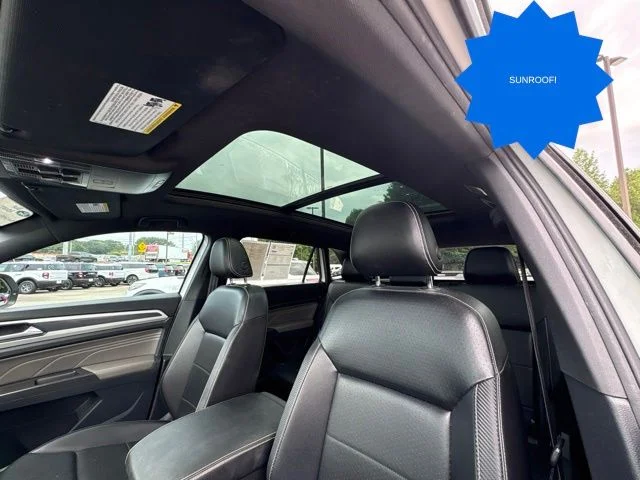 Used 2022 White Volkswagen 2.0T SEL image 28