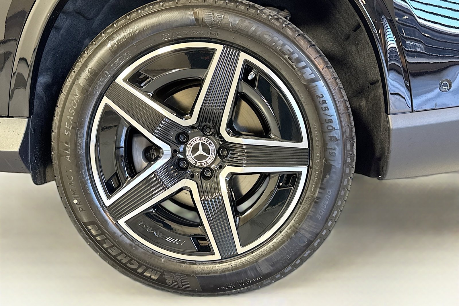 New 2026 Black Mercedes-Benz GLC 300 image 29