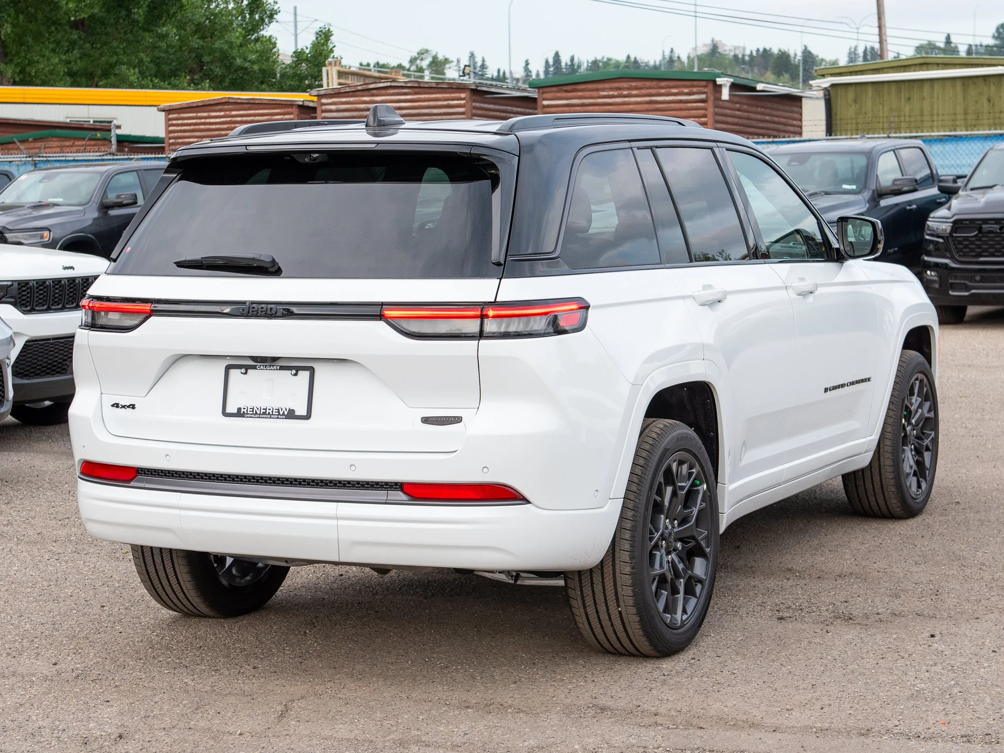 New 2026 White Jeep Summit* image 5