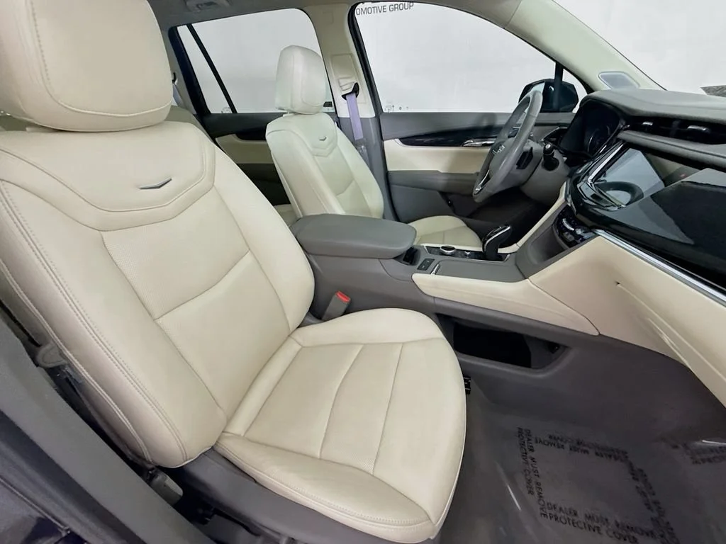 Used 2023 Wilder Metallic Cadillac Premium Luxury image 31