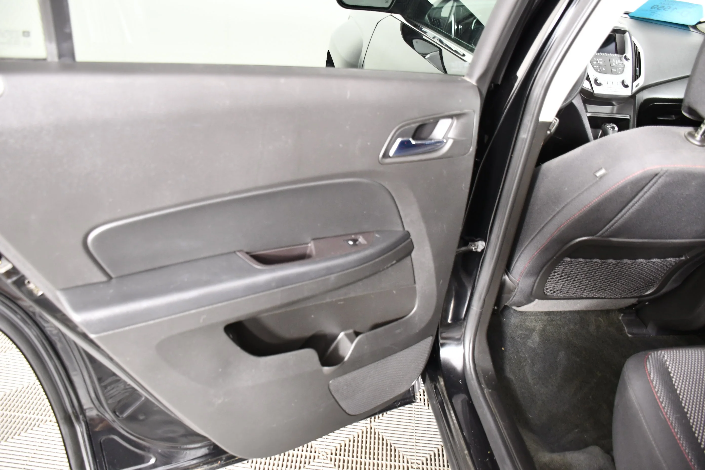 Used 2017 Onyx Black GMC SLE image 43