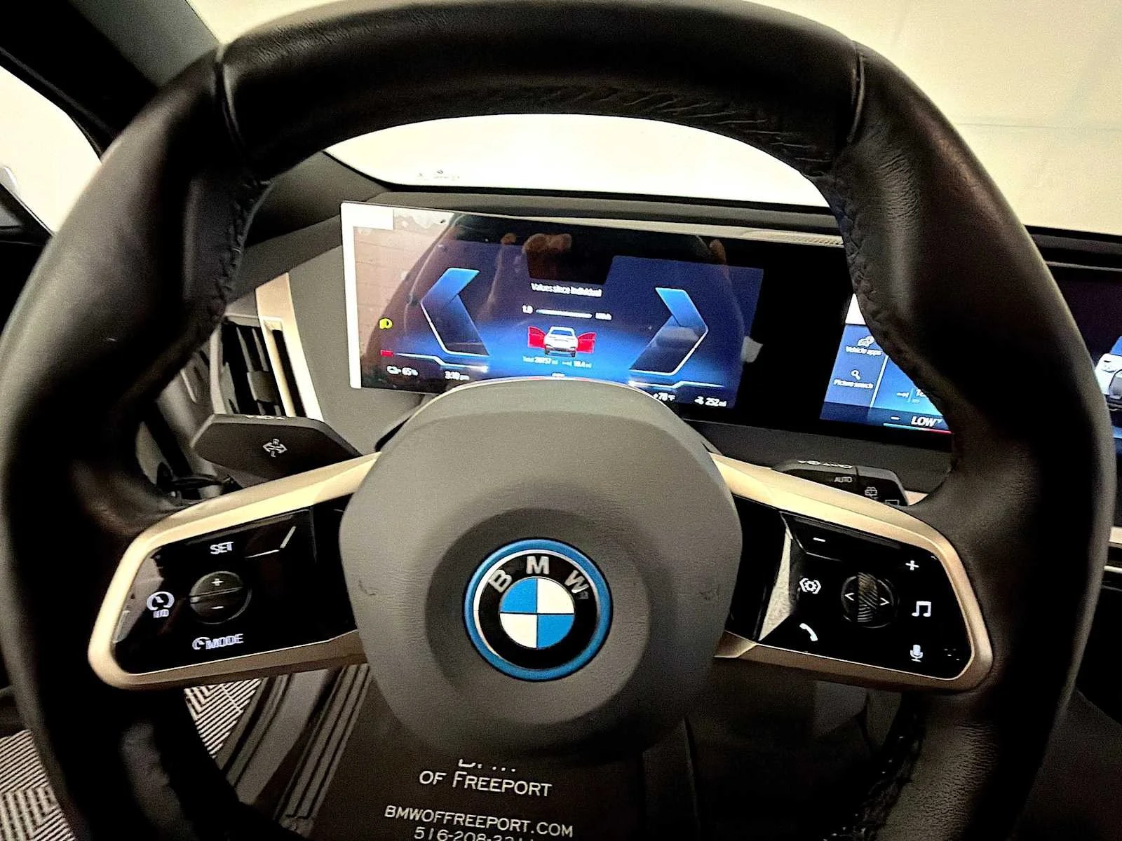 Used 2023 Alpine White BMW xDrive50 image 13