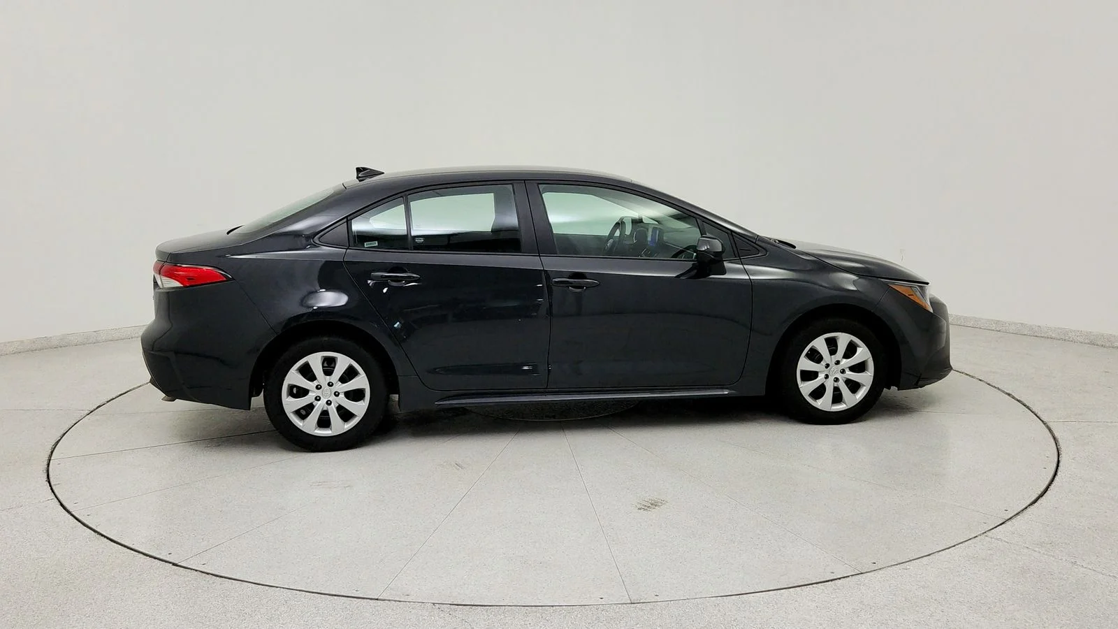 Used 2025  Toyota LE image 8