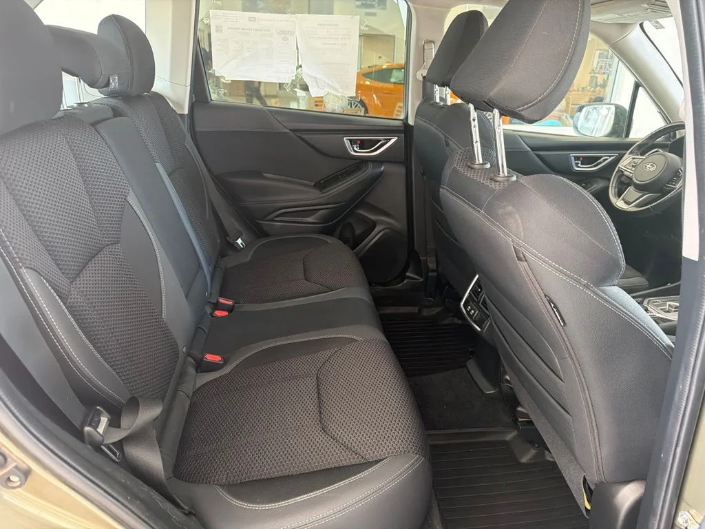 Used 2022 Green Metallic Subaru Premium image 28
