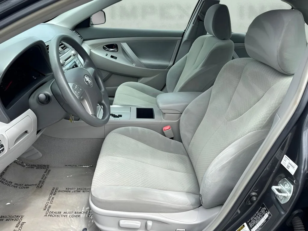 Used 2008 Gray Toyota LE image 9