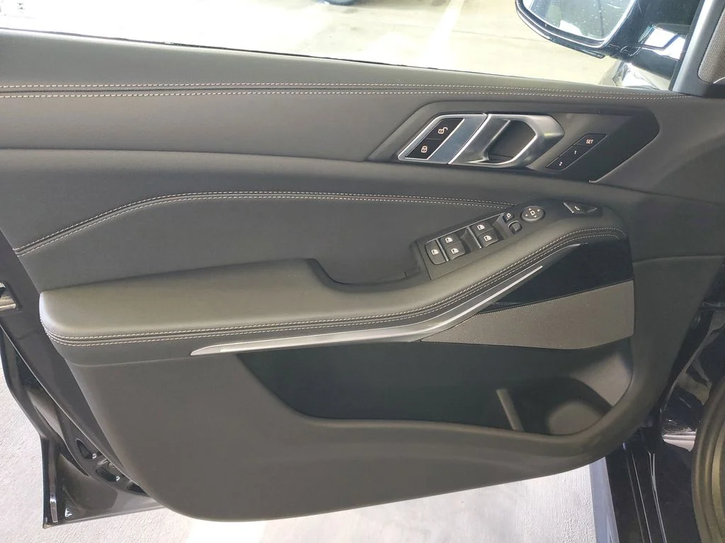 Used 2026 Black BMW sDrive40i image 14