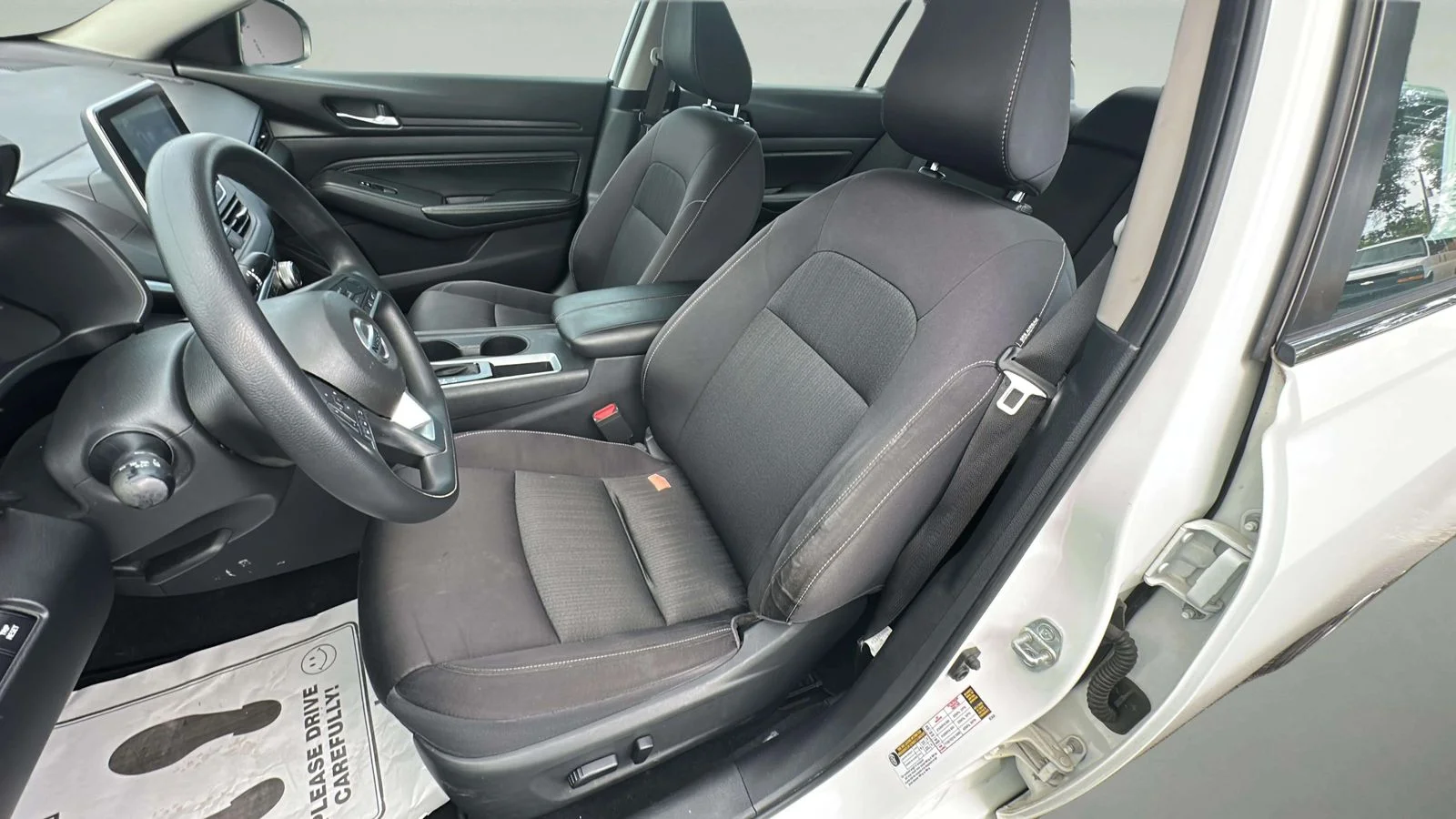 Used 2020 White Nissan 2.5 S image 16