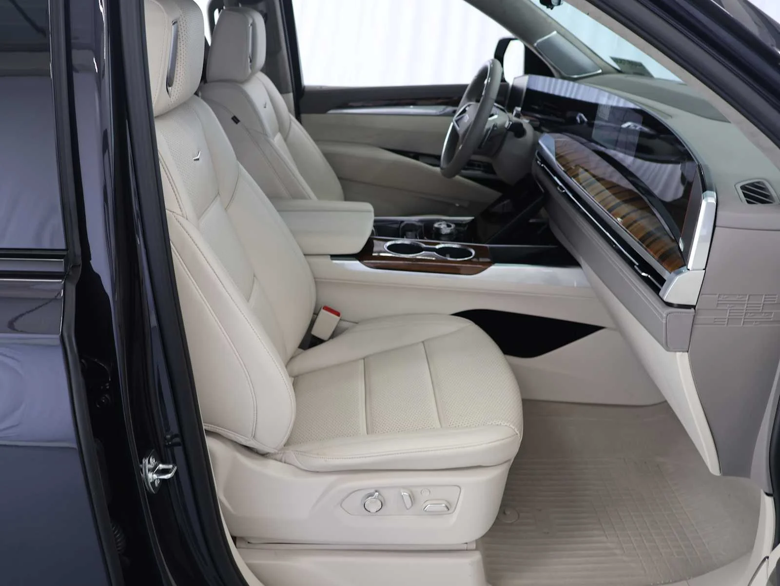 Used 2026 Galactic Gray Metallic Cadillac 4WD Platinum Sport image 13