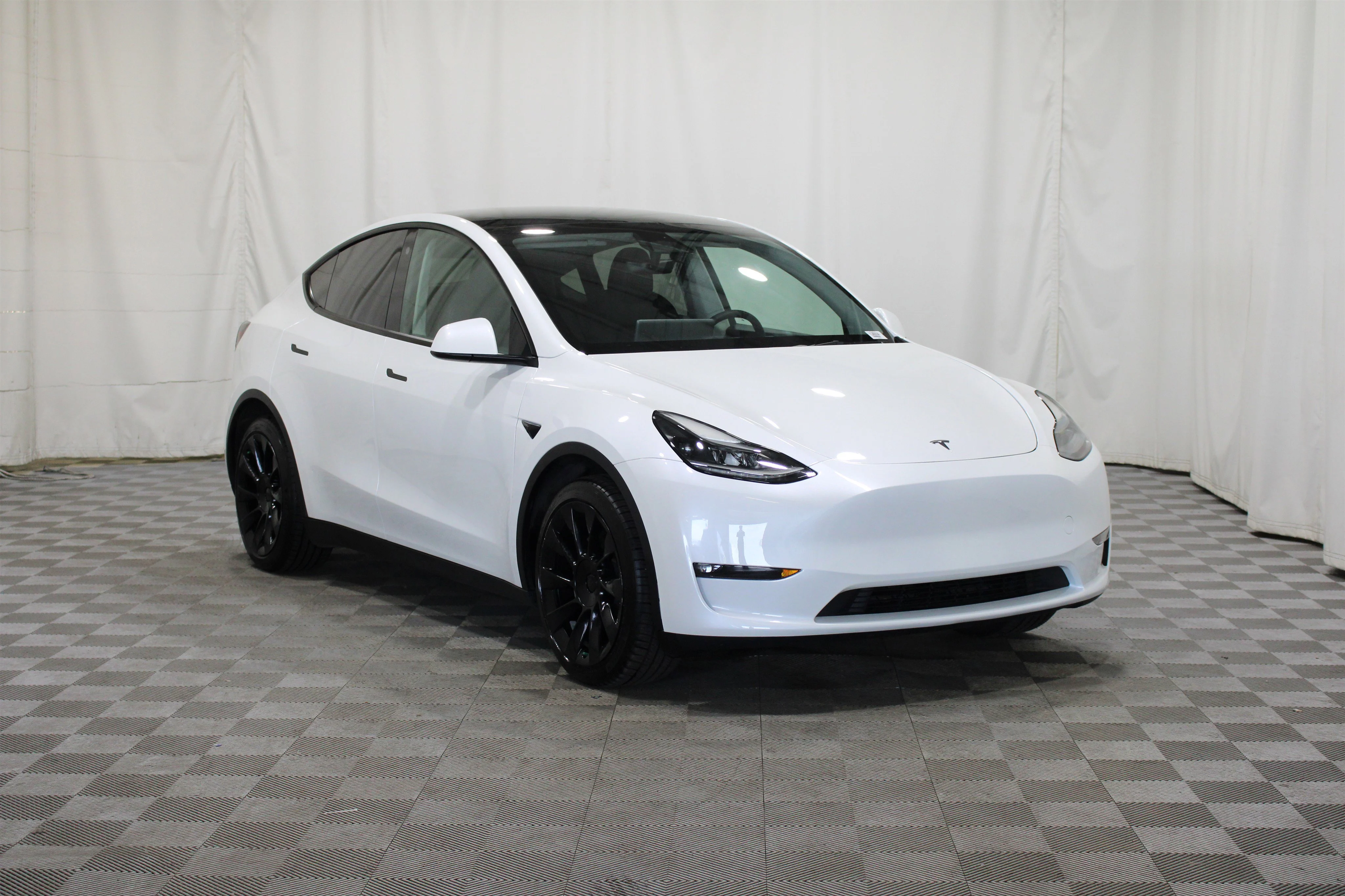 2023 Tesla Model Y Long Range Dual Motor All-Wheel Drive's photo