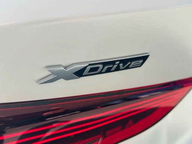 New 2026 Frozen Brilliant White Metallic BMW Competition image 25