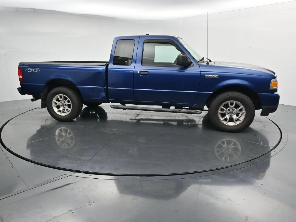 Used 2011 Blue Ford XLT image 8