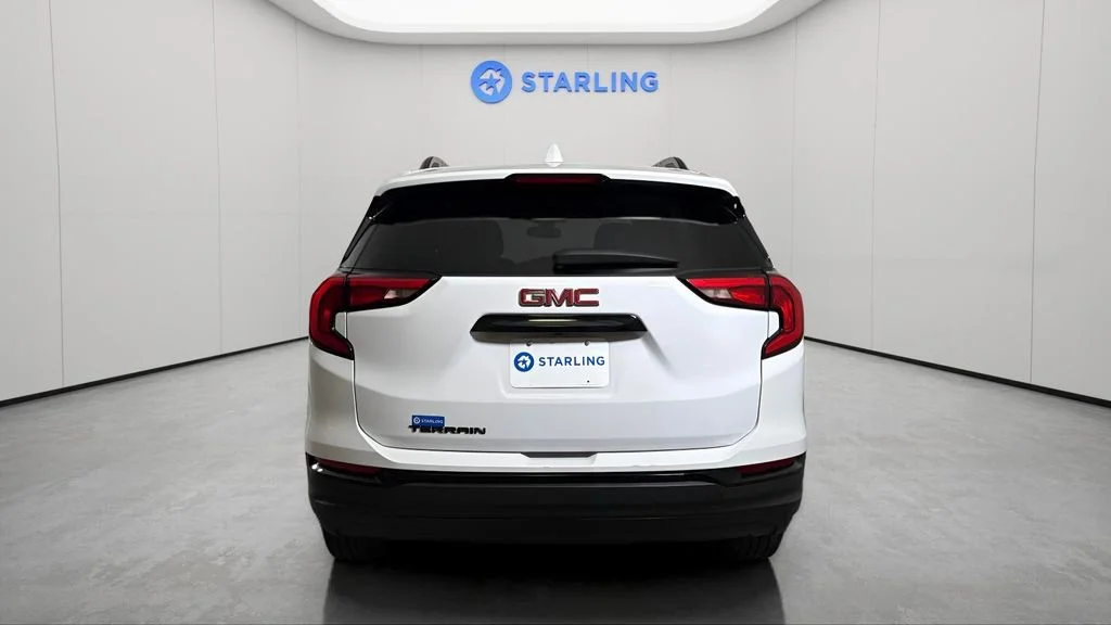 Used 2021 SUMMIT WHITE GMC SLE image 8