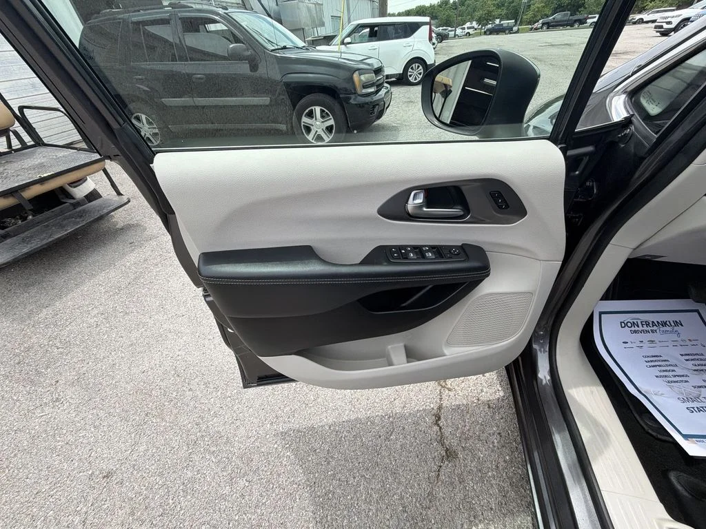 Used 2023 Gray Chrysler Touring L image 13