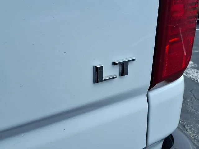 Used 2025 Summit White Chevrolet LT image 23