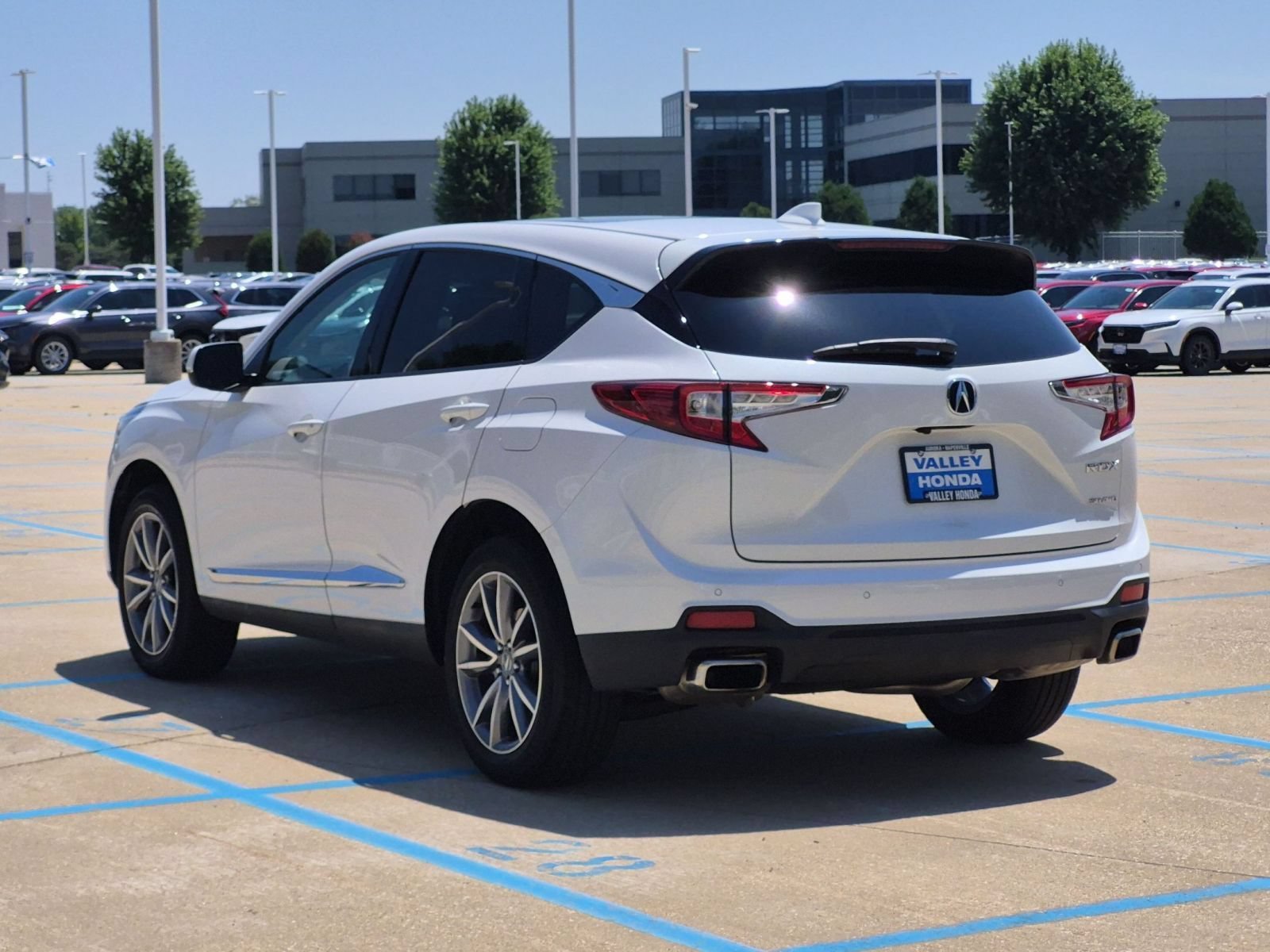 Used 2023 White Acura w/Technology Package image 8