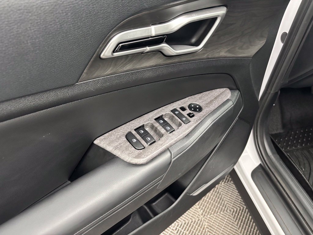Used 2023 White Kia X-Line image 18
