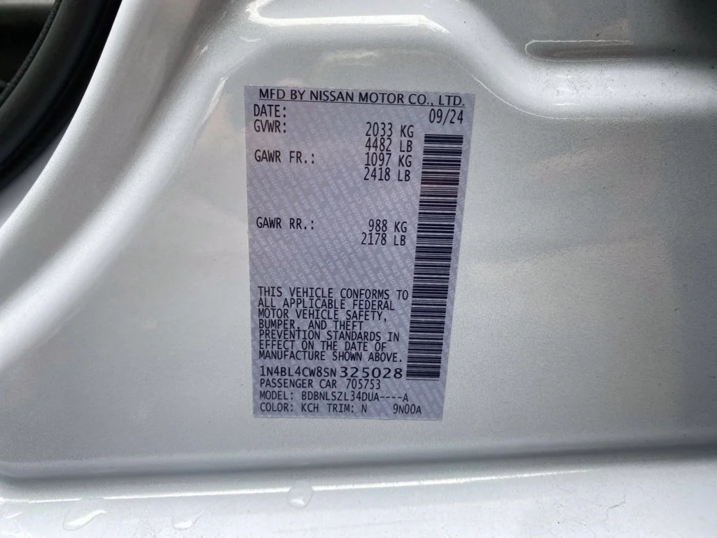 Used 2025 Gray Nissan 2.5 SR image 27