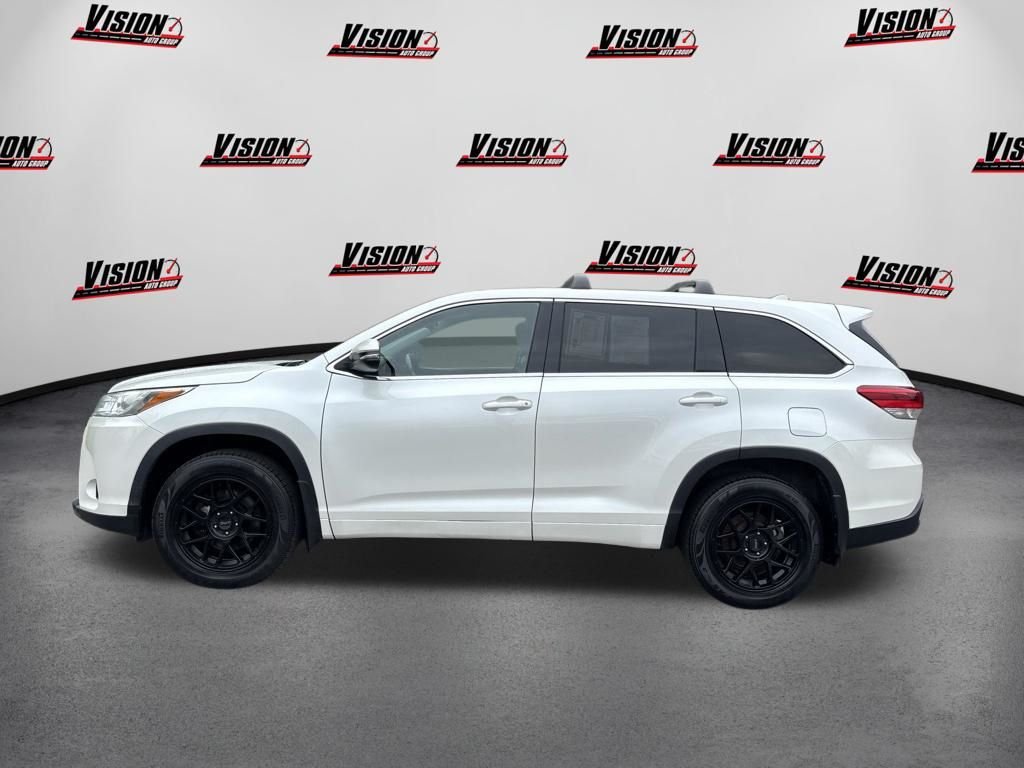 Used 2018 White Toyota LE image 9