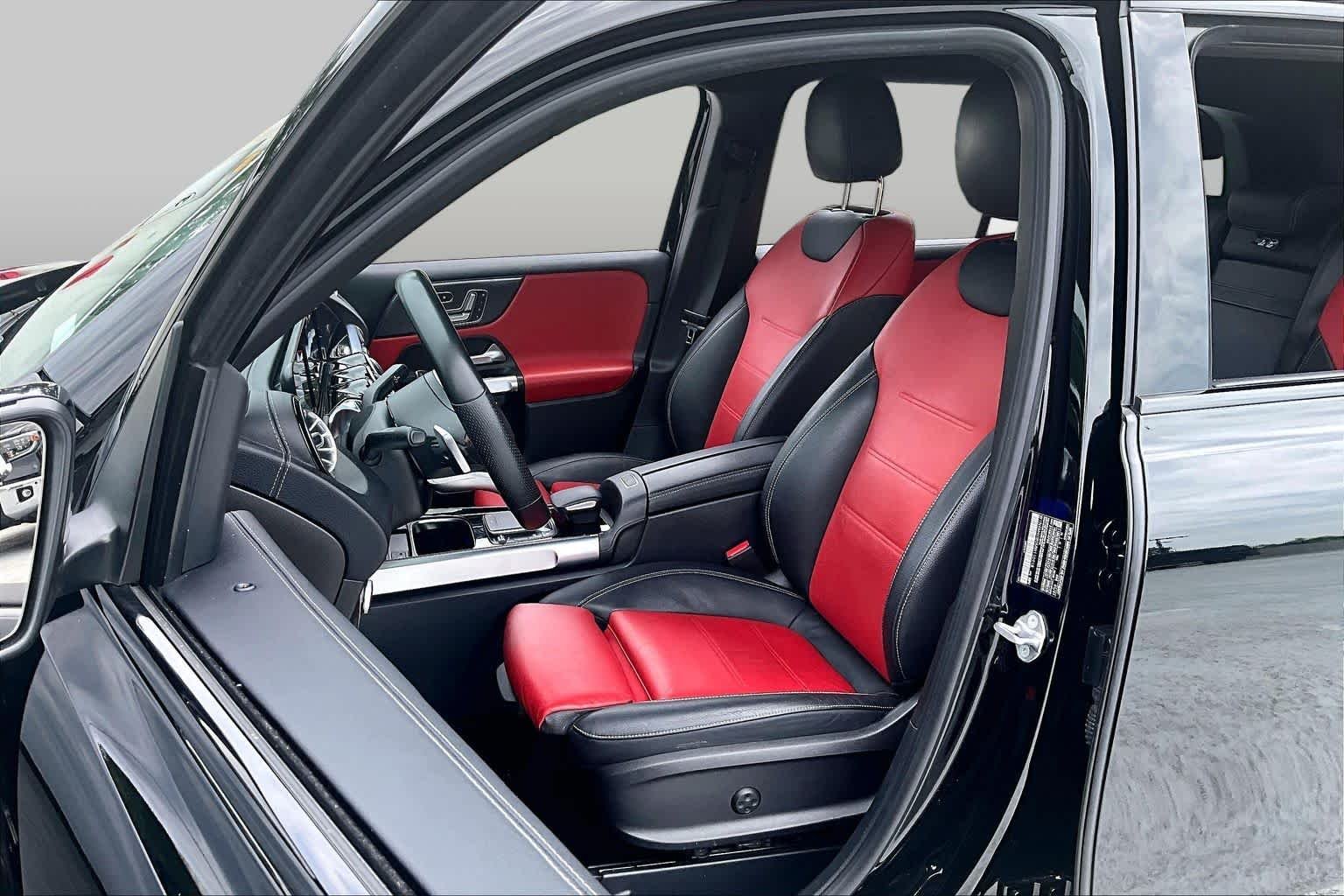 Used 2021 Night Black Mercedes-Benz GLB 250 image 8