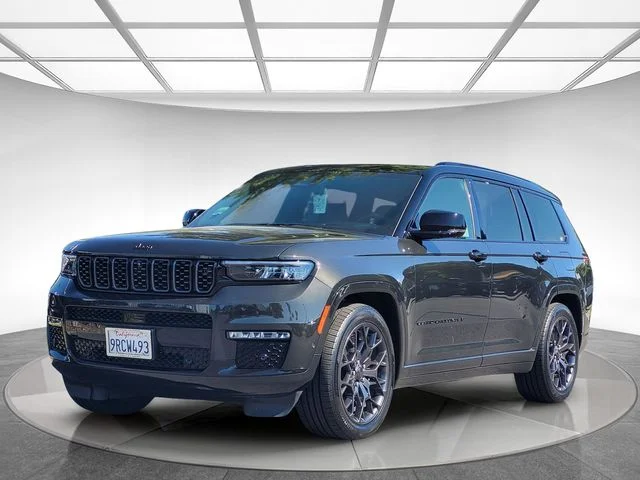 Used 2024 Gray Jeep Summit image 8