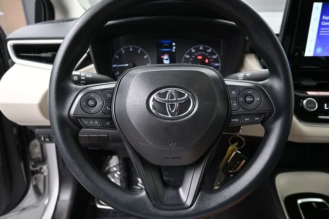 Used 2025 Silver Toyota LE image 23