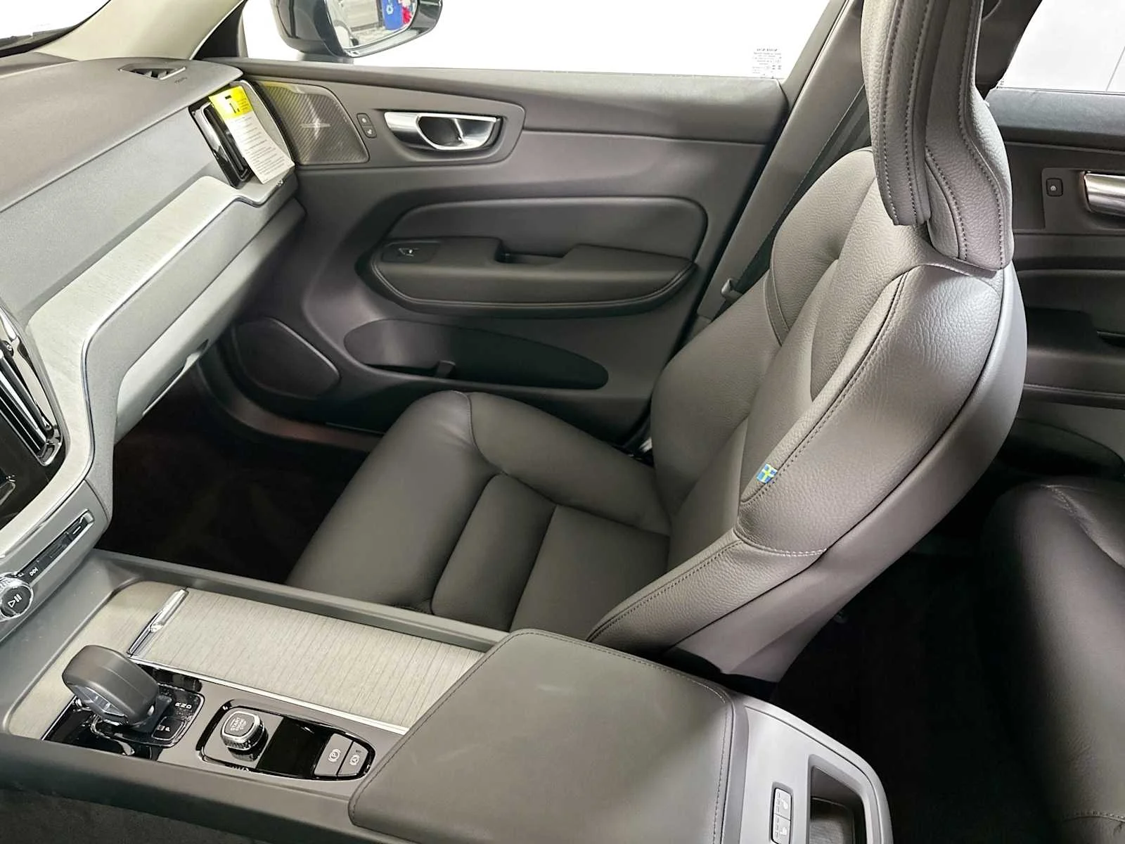 Certified Used 2025 Platinum Grey Volvo Plus image 19
