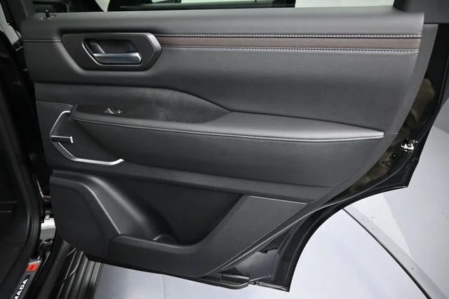 New 2026 Black Nissan Platinum image 12