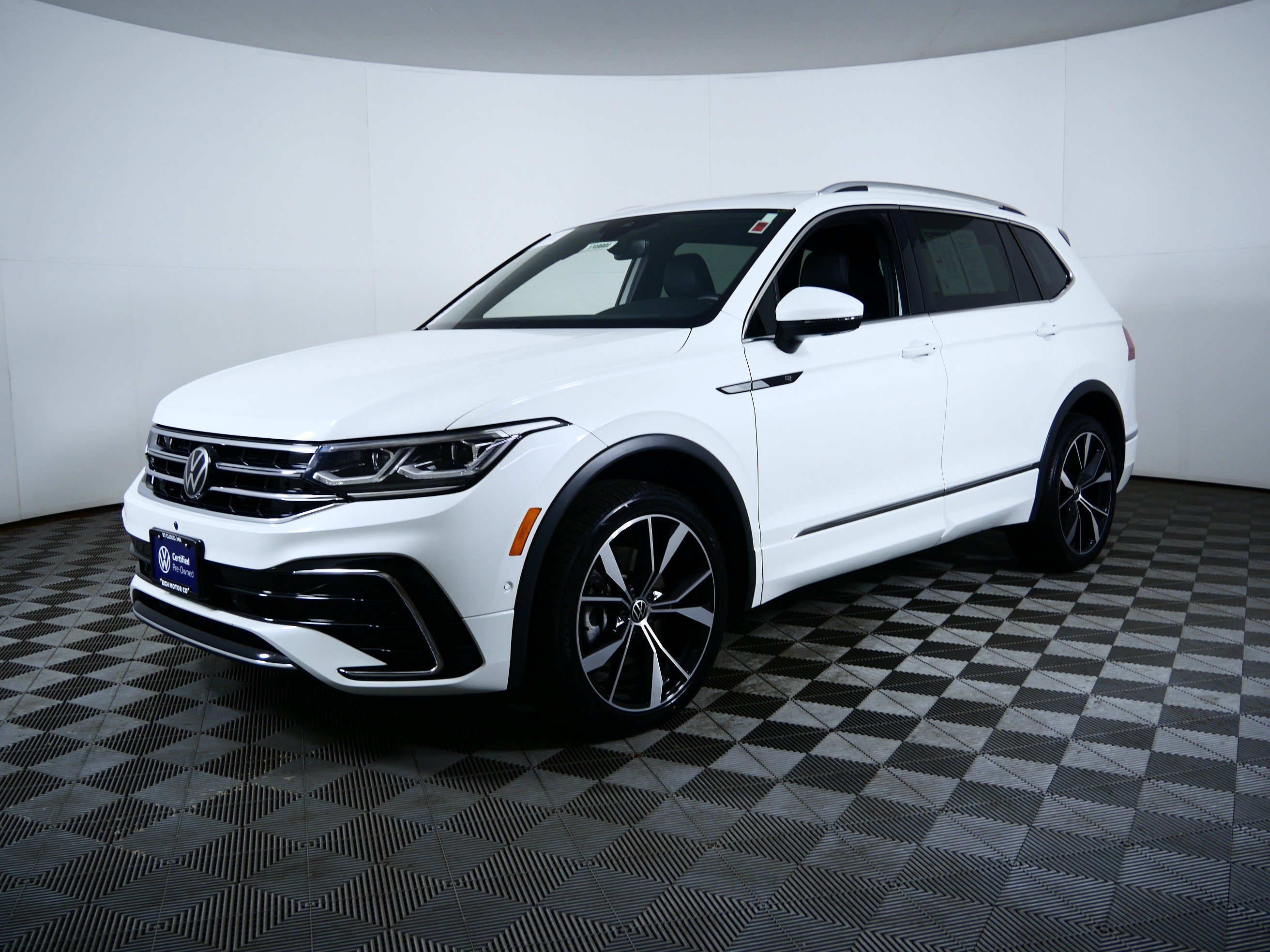 Used 2024 White Volkswagen SEL R-Line image 14