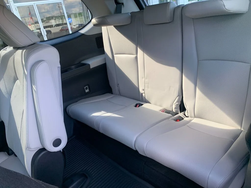 Used 2025  Toyota Platinum image 18